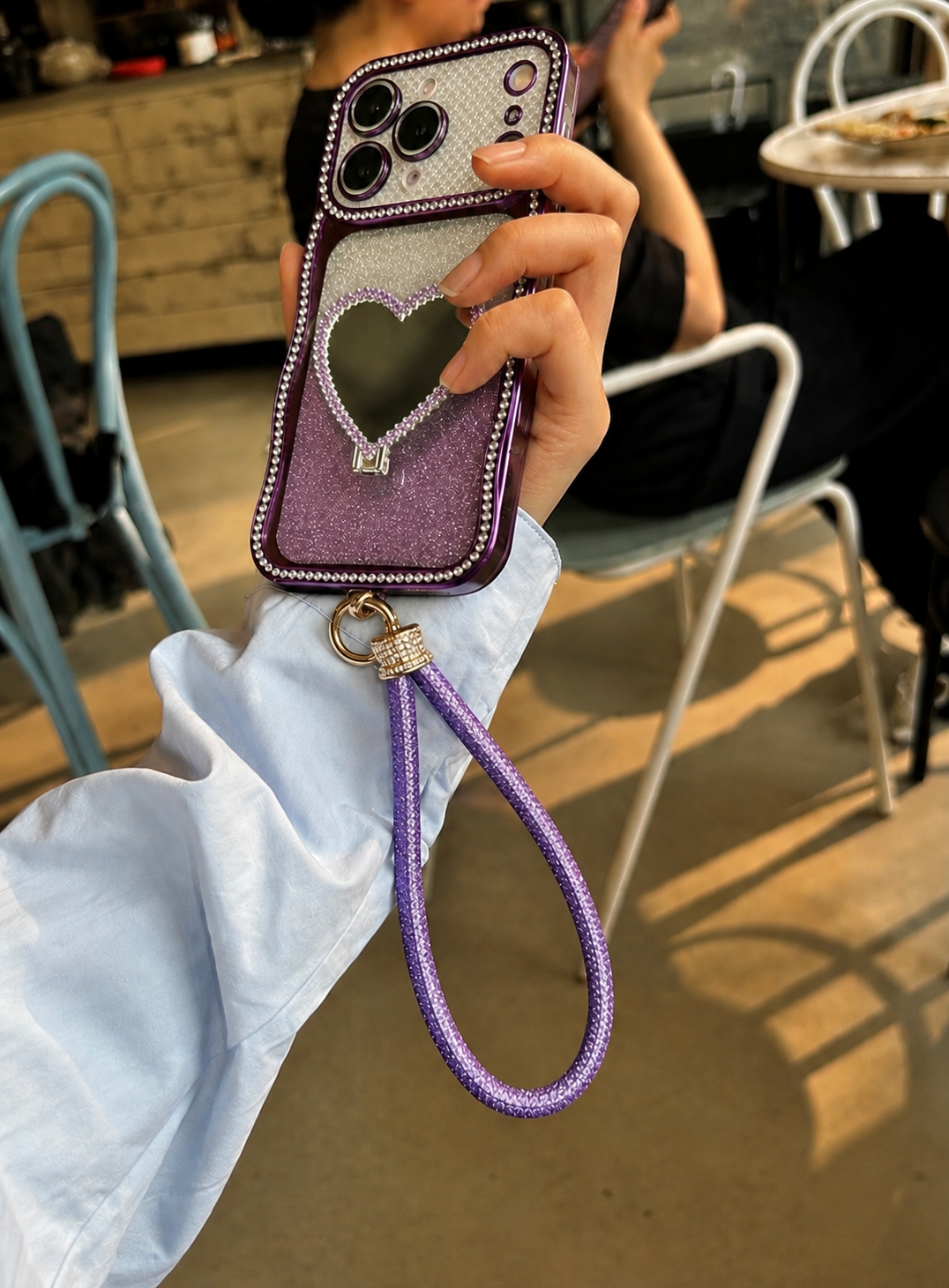 كفر موف مصنوع يدويا - iPhone 17 Pro Max