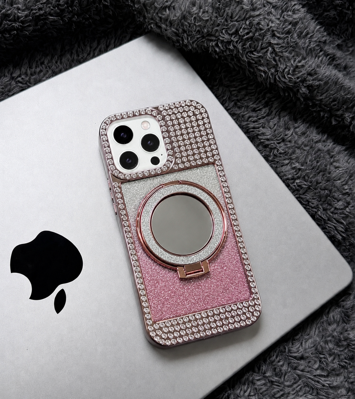 كفر دوائر موف مصنوع يدويا - iPhone 16 Pro Max